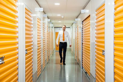 Storage Giant Customer Services